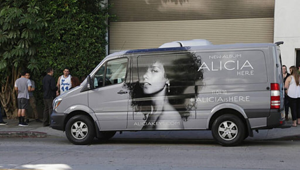 Luxury Van for Events How to Plan Pickups for Concerts Sports, and Nightlife