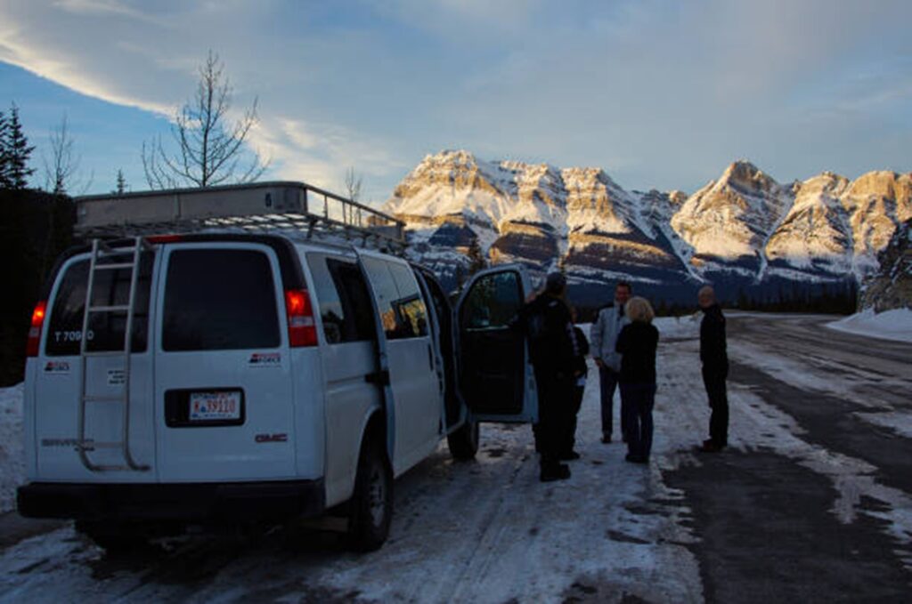 Private Van Rental Pricing Explained for Hourly, Daily, and Multi-Day Trips
